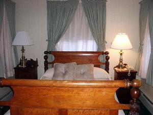 Web-2895098-montmartre_pigalle-portsmouth