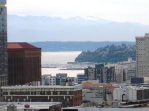 Web-3568421-the_sound_in_the_distance-seattle