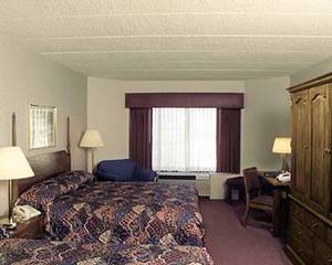 McCamly Plaza Hotel::Expedia