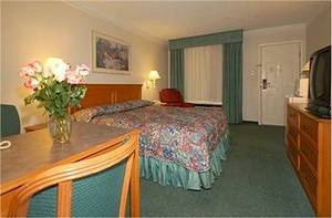 La Quinta Inn Lafayette::Expedia