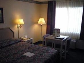 Web-lax_vist-rooms-1