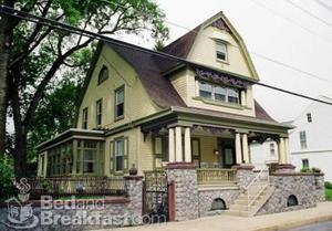 Manheim Manor::BedAndBreakfast.com