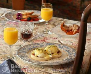 Candlelight Inn::BedAndBreakfast.com