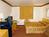 Super 8 East Moline Il::Expedia