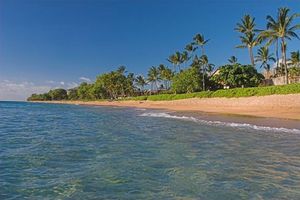 Web-kahekili_beach_water