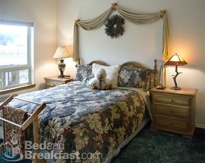 Lobenhaus B & B & Vineyard::BedAndBreakfast.com