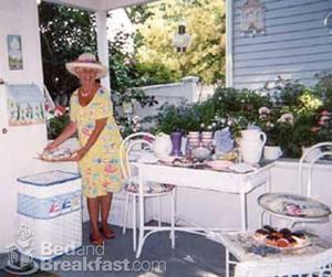 A Lady Winette Cottage B&B::BedAndBreakfast.com