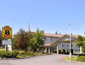 Super 8 Bend::Travelocity.com