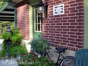 Palm Lodge Bed & Breakfast::BedAndBreakfast.com