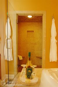 Page House Inn::BedAndBreakfast.com