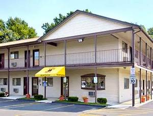Super 8 Motel - Enfield/Windsor Lks Airport::Expedia