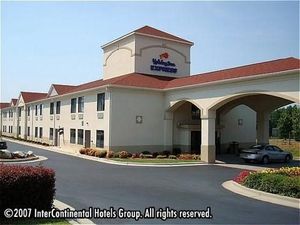 Holiday Inn Express Kernersville::Travelocity.com