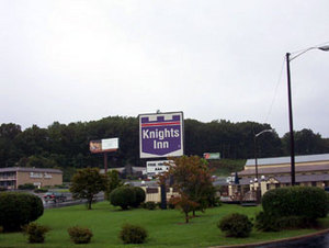 Knights Inn Collinsville::Hotels.com