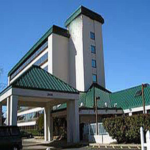 La Quinta Inn and Suites Virginia Beach::Hotels.com