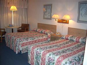 Web-chanticleer_motor_lodge_128664_0_09152007_1409519843_500