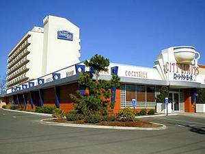 La Quinta Inn & Suites Stamford::Expedia
