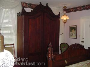 Hampshire House 1884::BedAndBreakfast.com