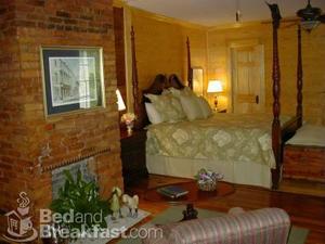 Sleepy Hollow Bed & Breakfast::BedAndBreakfast.com
