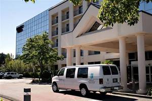 Web-embassy_suites_hotel_45601_1_08082006_1208111875_500