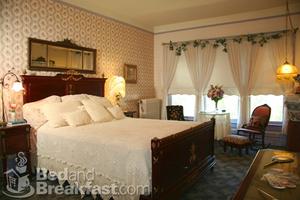 Gate House Inn::BedAndBreakfast.com