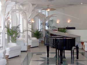 Web-pie_hins-lobby-1