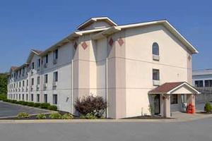 Super 8 Motel - Beckley::Hotels.com