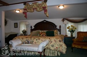 Web-naples-inns-augustusbovehouse-lodging