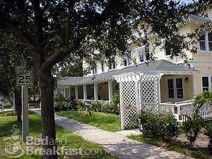 The Peninsula Inn & Spa::BedAndBreakfast.com