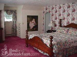 A Cottage Creek Inn::BedAndBreakfast.com