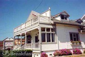 Glass Beach Bed & Breakfast::BedAndBreakfast.com