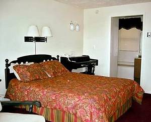 Continental Inn::Expedia