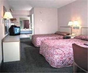 Red Roof Inn and Suites Naples::Travelocity.com