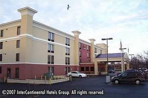 Holiday Inn Express Rochester - Greece::Travelocity.com