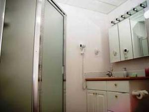 Web-zb_2261-bathr-1