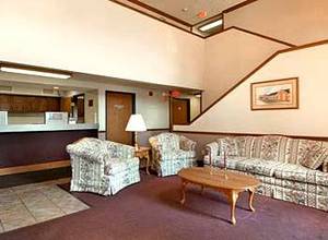 Super 8 Motel Greenfield::Expedia