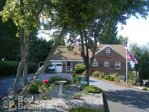 Elsie's Bay Manor::BedAndBreakfast.com