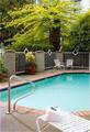 Tn-m38222_pool_01_f