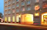 Tn-bosapes_embassy_suites_boston_logan_airport_home_right