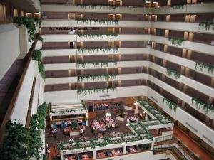 Web-1652320-radisson_hotel_and_conference_center_fresno-fresno