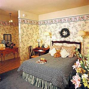 Petite Auberge::Expedia