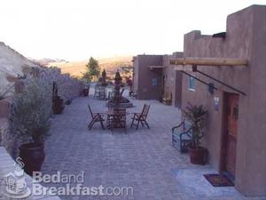 Wild Coyote B&B::BedAndBreakfast.com