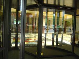 Web-doubletree_hotel_at_tysons_corner_40882_4_07132006_1107387992_500