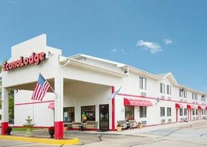 Econo Lodge Grand Forks::Hotels.com