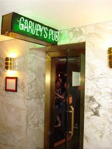 Web-milford_plaza_hotel_44710_2_08092006_1908424218_500