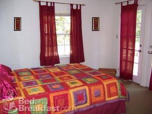 Mi Yard Bed & Breakfast::BedAndBreakfast.com