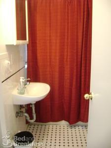 East Village Charming and Peaceful B&B::BedAndBreakfast.com