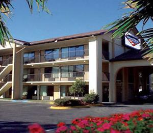 Amerihost Inn Kissimmee::Hotels.com