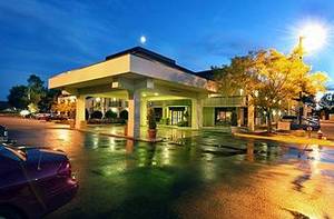 Hampton Inn Washington Dulles International Airport::Expedia