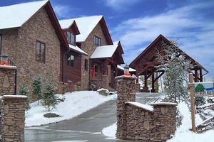Hickory Mist Luxury Cabin Rentals::Travelocity.com