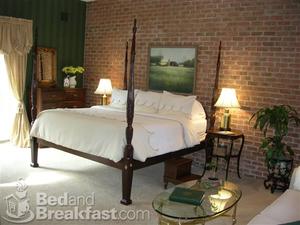 Yellow House on Plott Creek Road::BedAndBreakfast.com